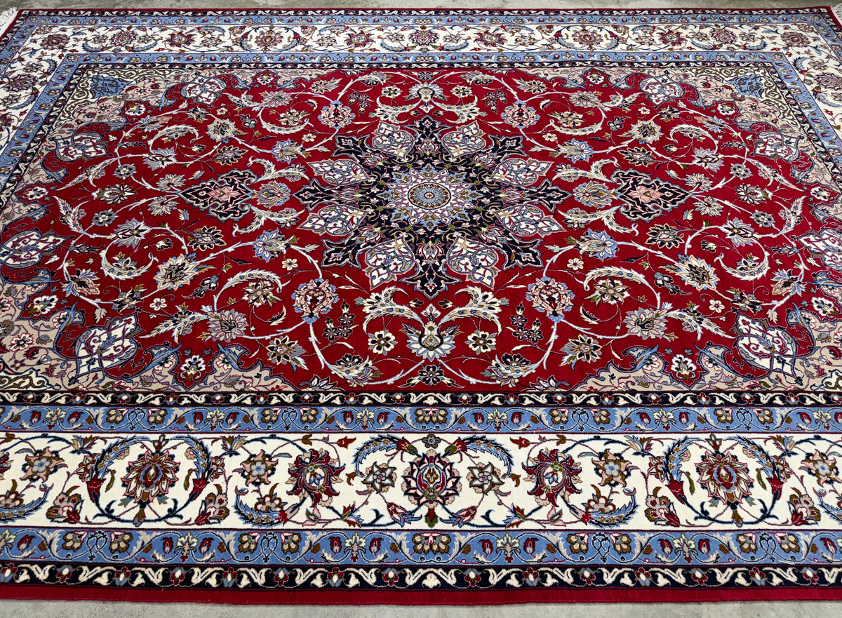 Hand-Knotted Persian Isfahan Rug - Signed Enteshari - 6'7"x9'10"