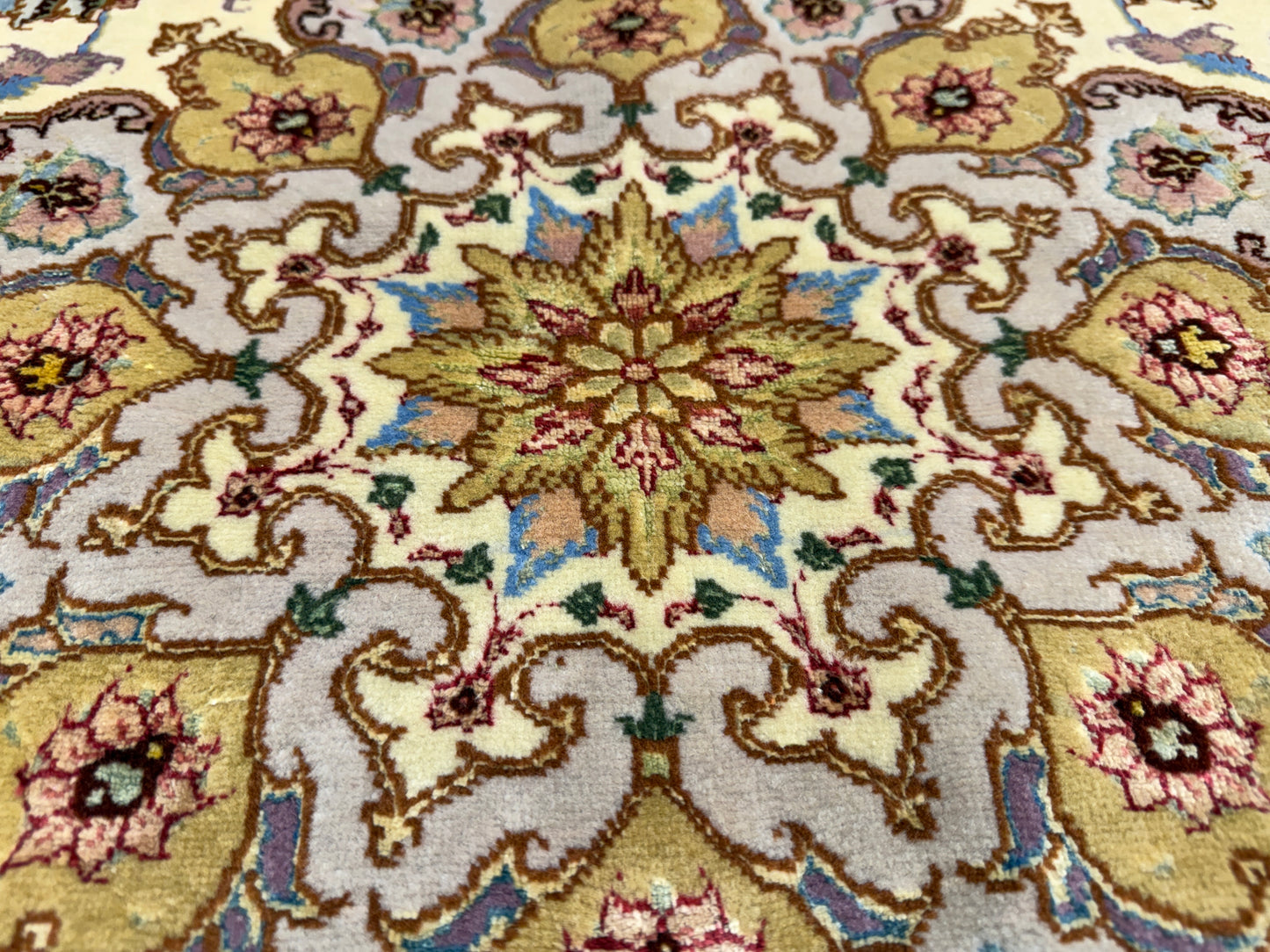 10’ Diameter Very Fine Hand-Knotted Wool & Silk Round Tabriz Persian Rug - 10x10 Handmade Carpet