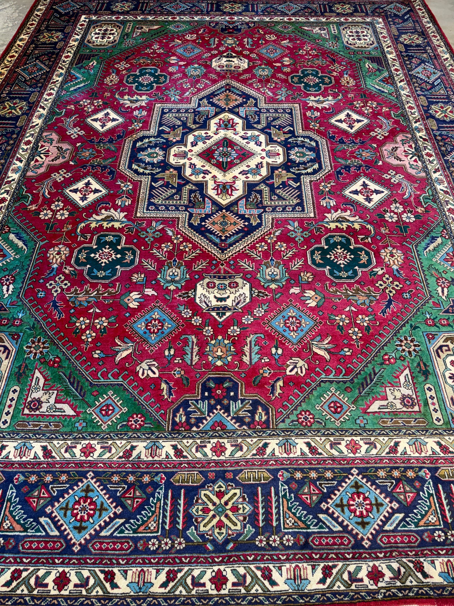 9’11”x13’ Hand-Knotted Persian Tabriz Area Rug