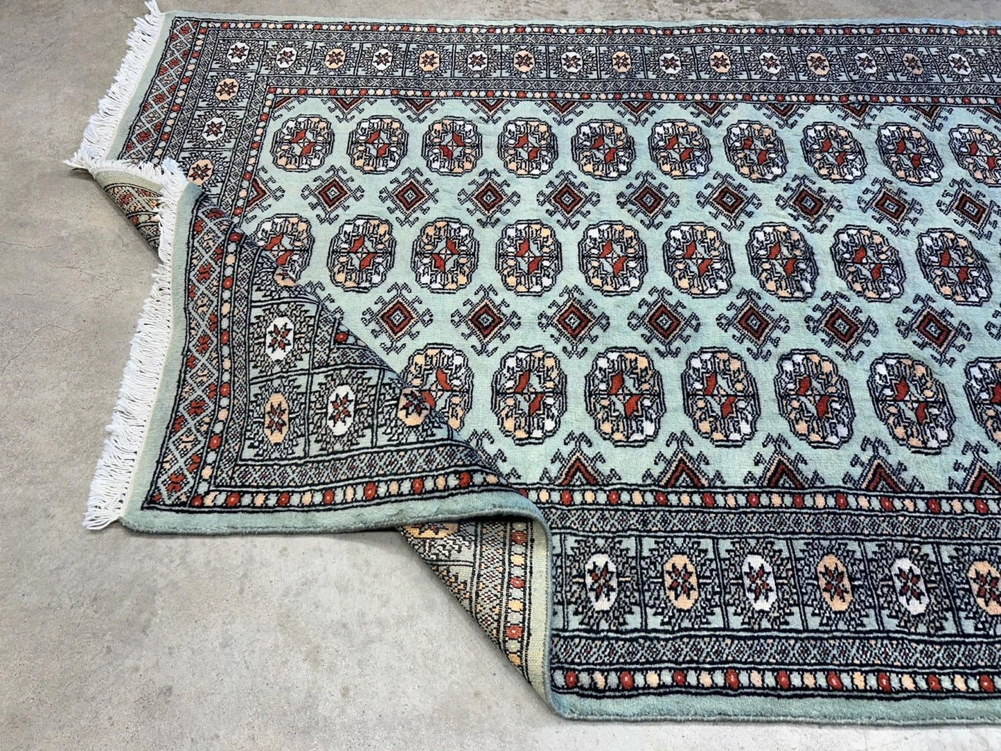4’x6’ Hand-knotted Bokhara Area Rug