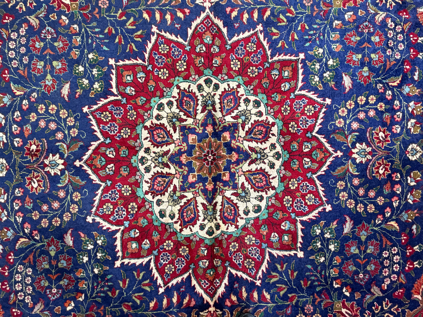 9’11”x13’3” Hand-Knotted Persian Tabriz Rug