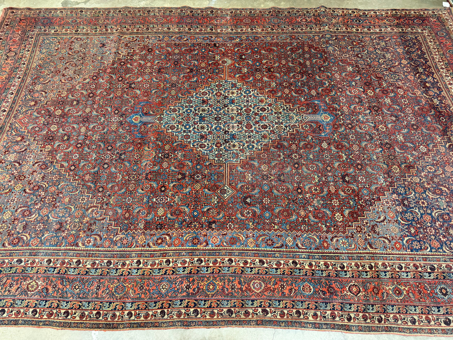 Hand-Knotted Persian Bakhtiari Rug - 9’9”x14’6”