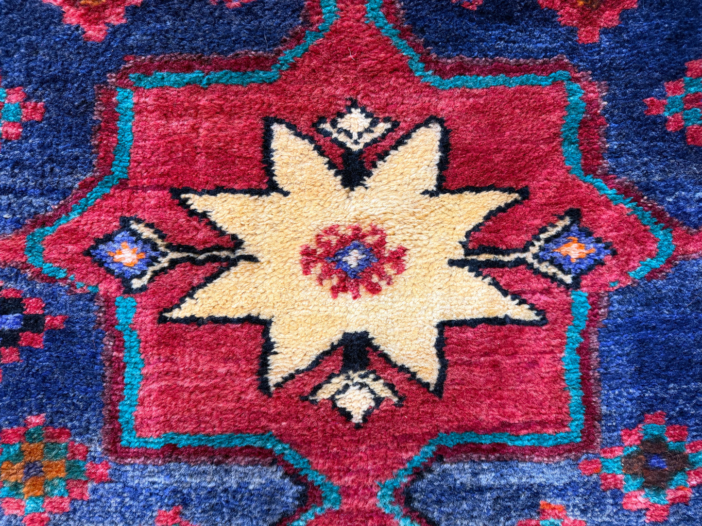 Hand-Knotted Persian Hamadan Rug - 5’1”x9’5”