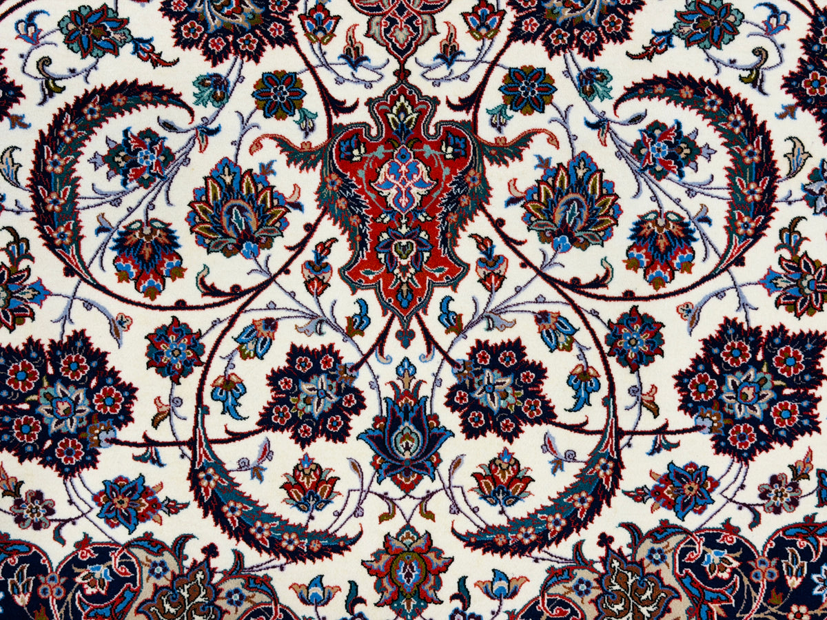 Hand-Knotted Persian Isfahan Rug - Signed Seirafian - 6'9"x9'10"