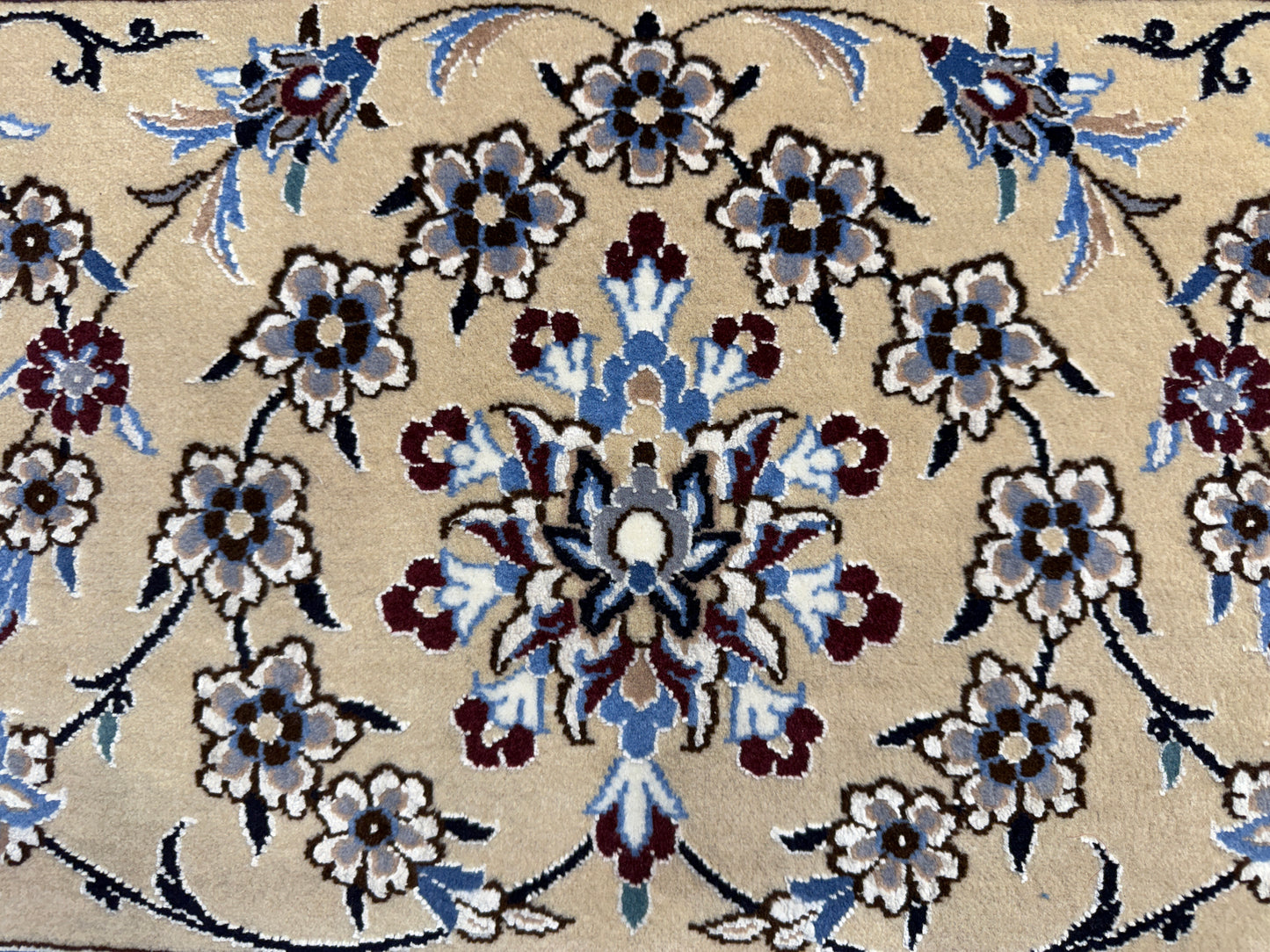 9’10”x12’11” Very Fine Hand-Knotted Persian Nain Signed Area Rug