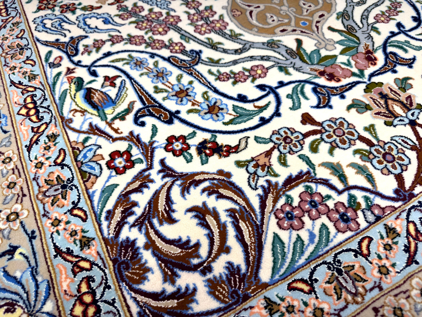Hand-Knotted Persian Isfahan Rug -Garden of Birds- 3’7”x5’5”