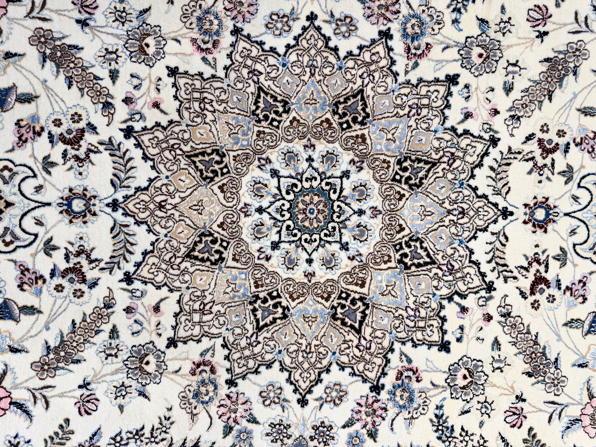 Hand-Knotted 6 La Persian Nain Rug - 4'3"x6'10"