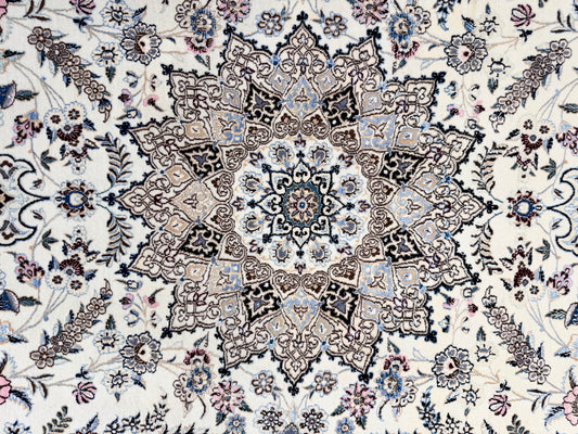 Hand-Knotted 6 La Persian Nain Rug - 4'3"x6'10"