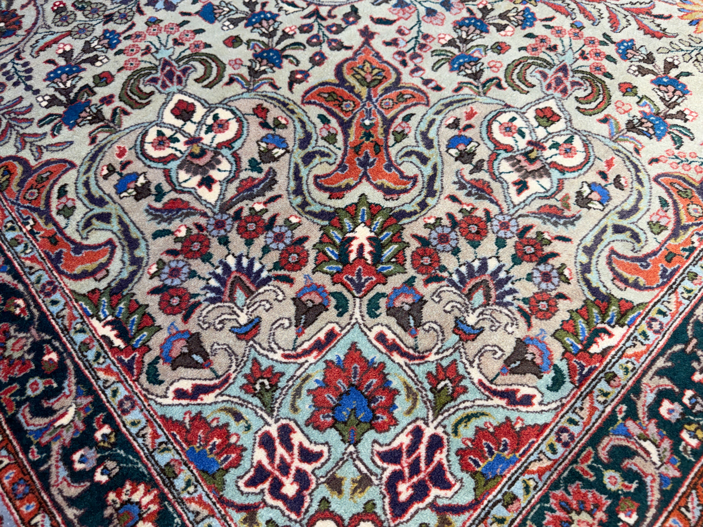 9’11”x13’5” Hand-Knotted Fine Wool Persian Kashan Area Rug