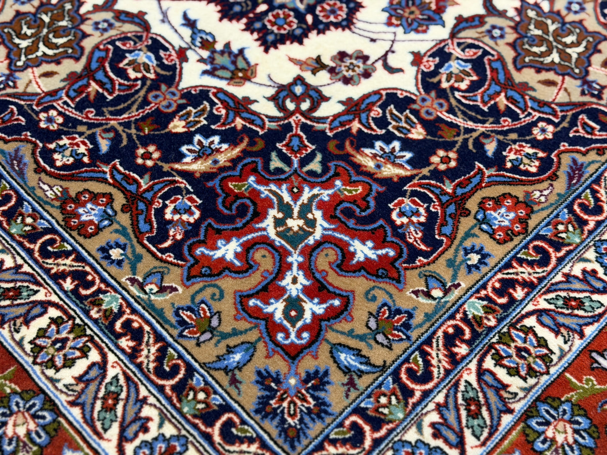Hand-Knotted Persian Isfahan Rug - Signed Seirafian - 6'9"x9'10"