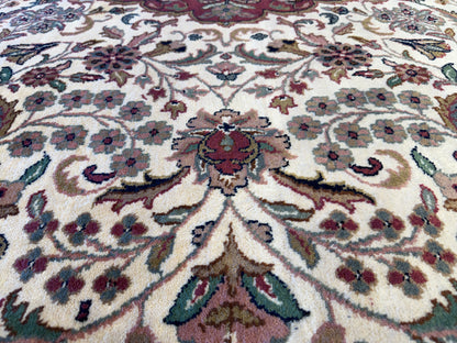 8’2”x9’11” Hand-Knotted Indo Kashan Area rug