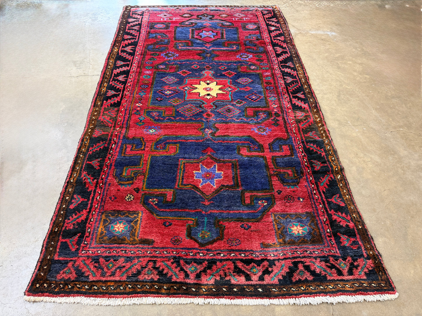 Hand-Knotted Persian Hamadan Rug - 5’1”x9’5”