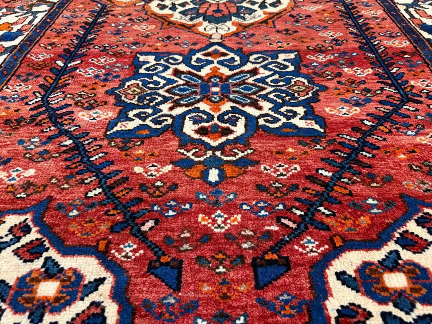 5’x9’11” Handmade Persian Bakhtiari Rug