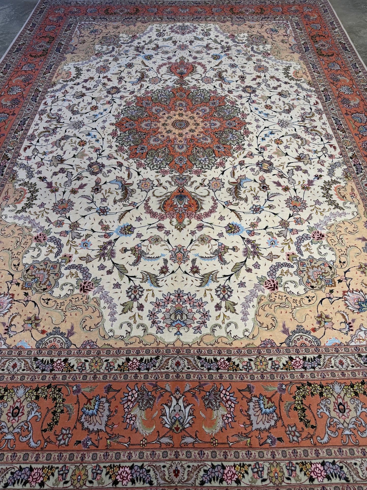 9’8”x13’8” Very Fine Hand-Knotted Persian Tabriz 80 Raj Area Rug