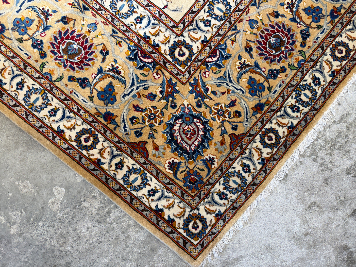 10’6”x14’6” Hand-Knotted Persian Kashan Area Rug