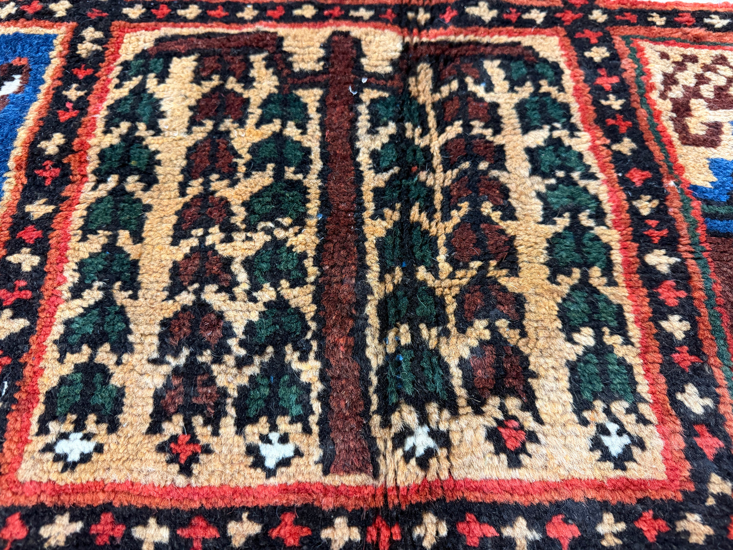 Hand-Knotted Persian Bakhtiari Rug - 9’4”x10’3”