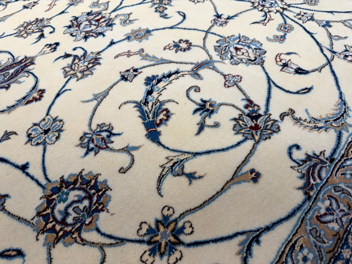 Hand-Knotted 6 La Persian Nain Rug - 5'1"x8'6"