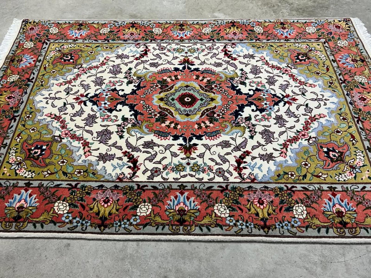 3'1"x5'3" Very Fine Handmade Wool & Silk  Persian Tabriz Rug