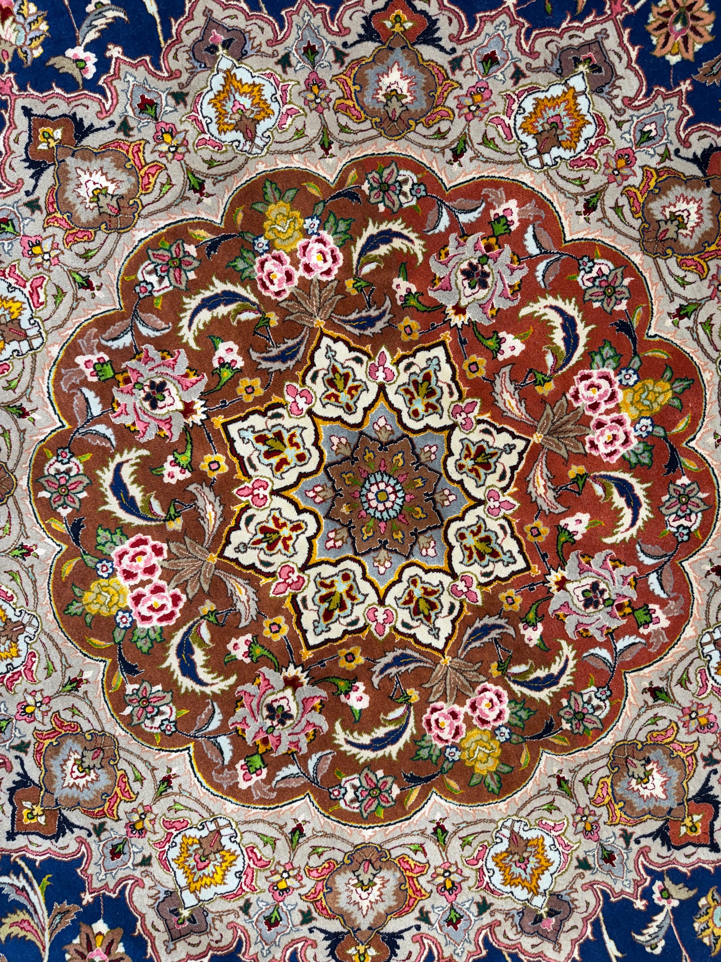 9’6” Diameter Very Fine Hand-Knotted Wool & Silk Round Tabriz Persian Rug - 9x9 Handmade Carpet