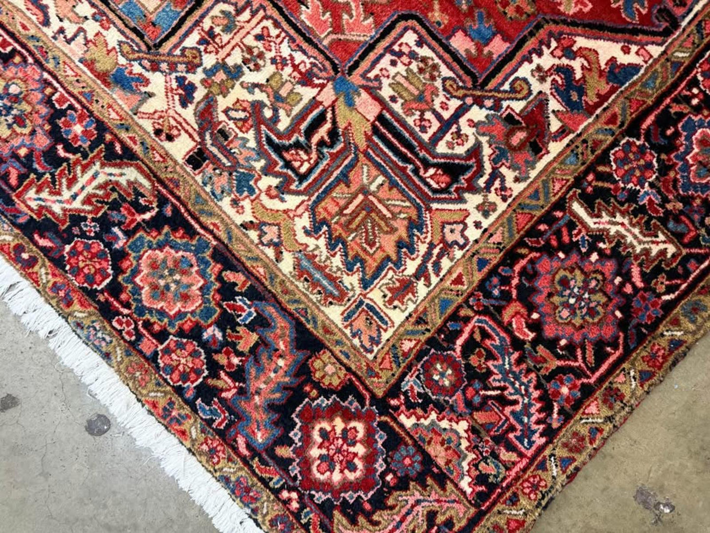 8’7”x11’ Hand-Knotted Wool Heriz Rug