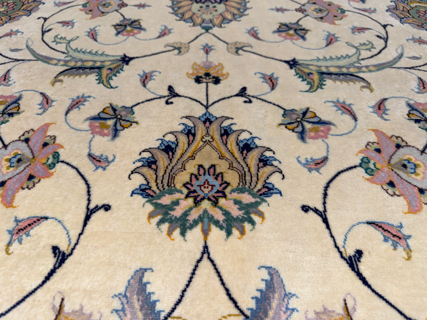 9’9”x13’4” Very Fine Hand-Knotted Persian Tabriz 80 Raj Signed Area Rug