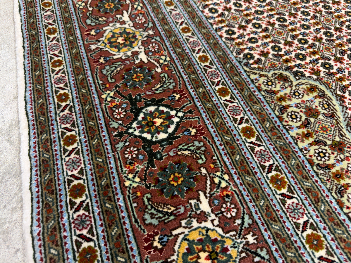 Hand-Knotted Persian Tabriz Mahi Rug - 5'2"x6'4"