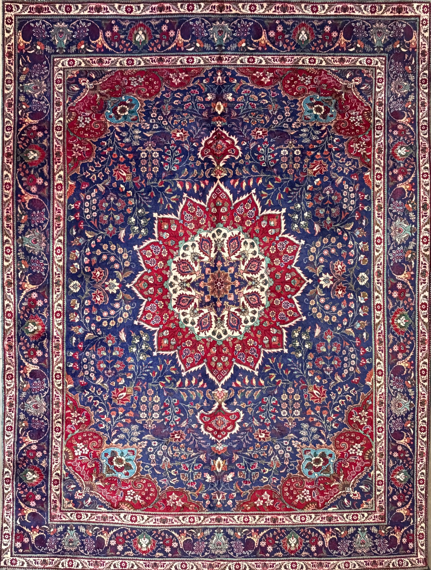 9’11”x13’3” Hand-Knotted Persian Tabriz Rug