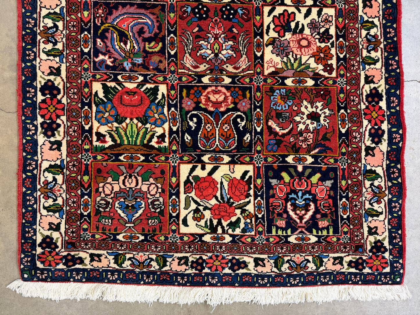 3’5”x5’2” Hand-Knotted Wool Bakhtiari Persian Rug 3x5 Red Handmade Carpet