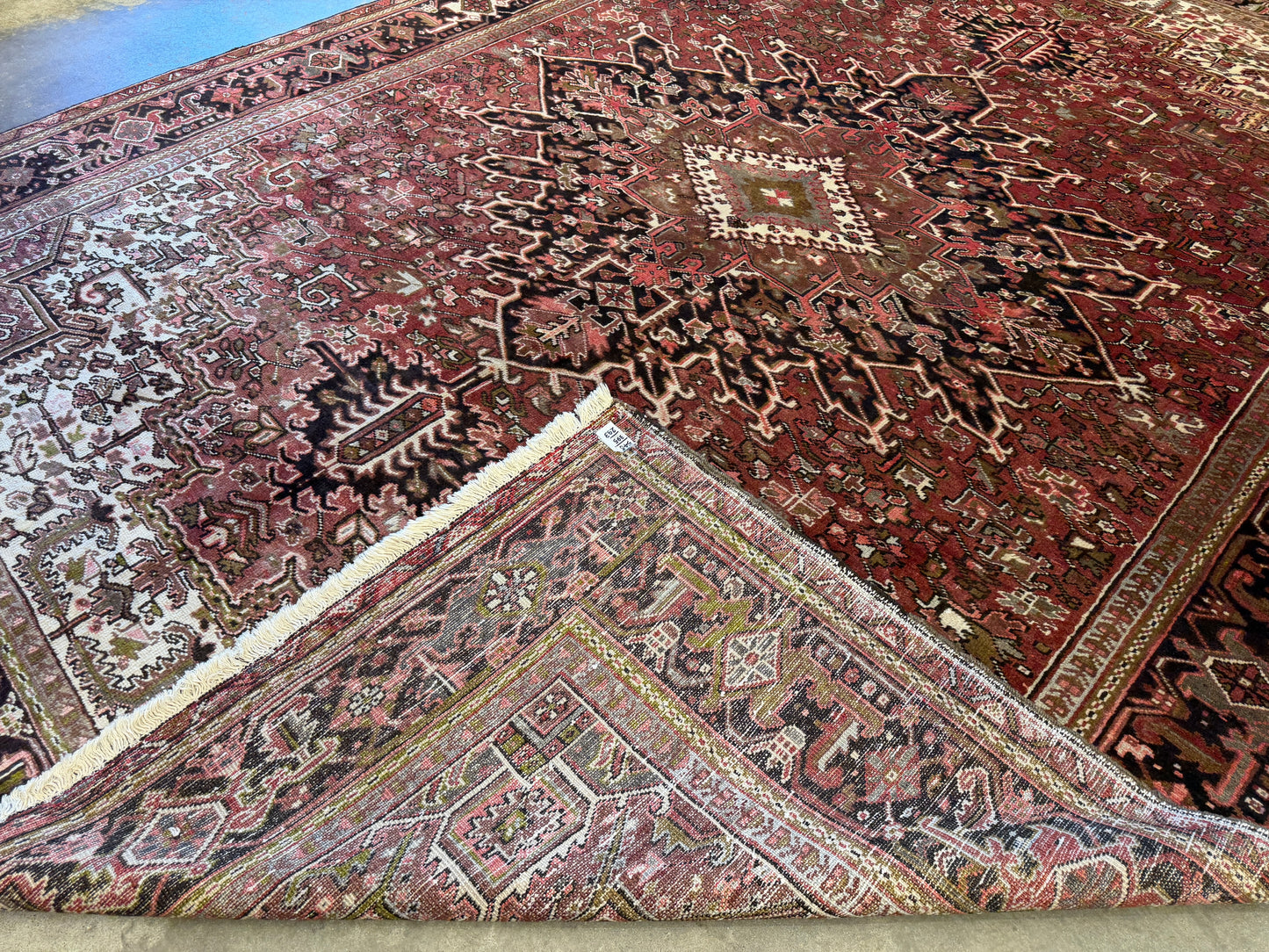 9’10”x13’ Hand-Knotted Persian Heriz Area Rug