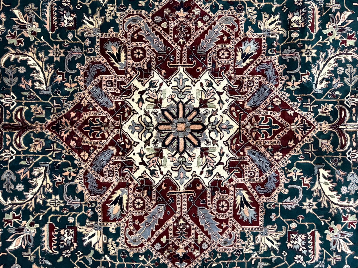 9’9”x13’10” Hand-Knotted Wool IndoHeriz Oriental Area Rug