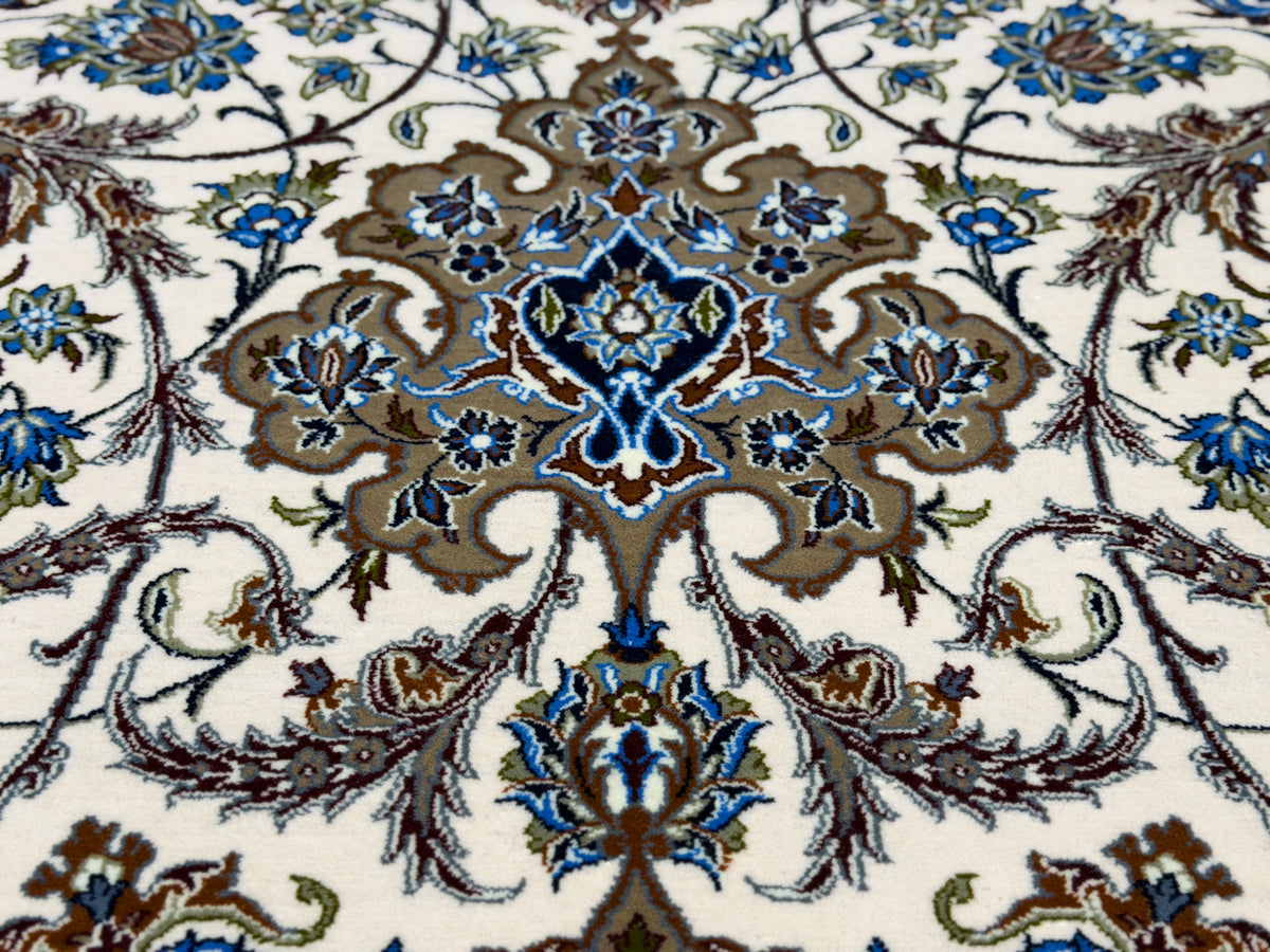 Hand-Knotted Persian Isfahan Rug - Signed Zolfaghari - 6’9”x10’6”