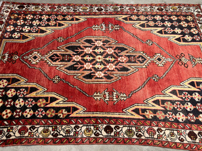 Hand-Knotted Persian Qashqai Rug - 4’x6’