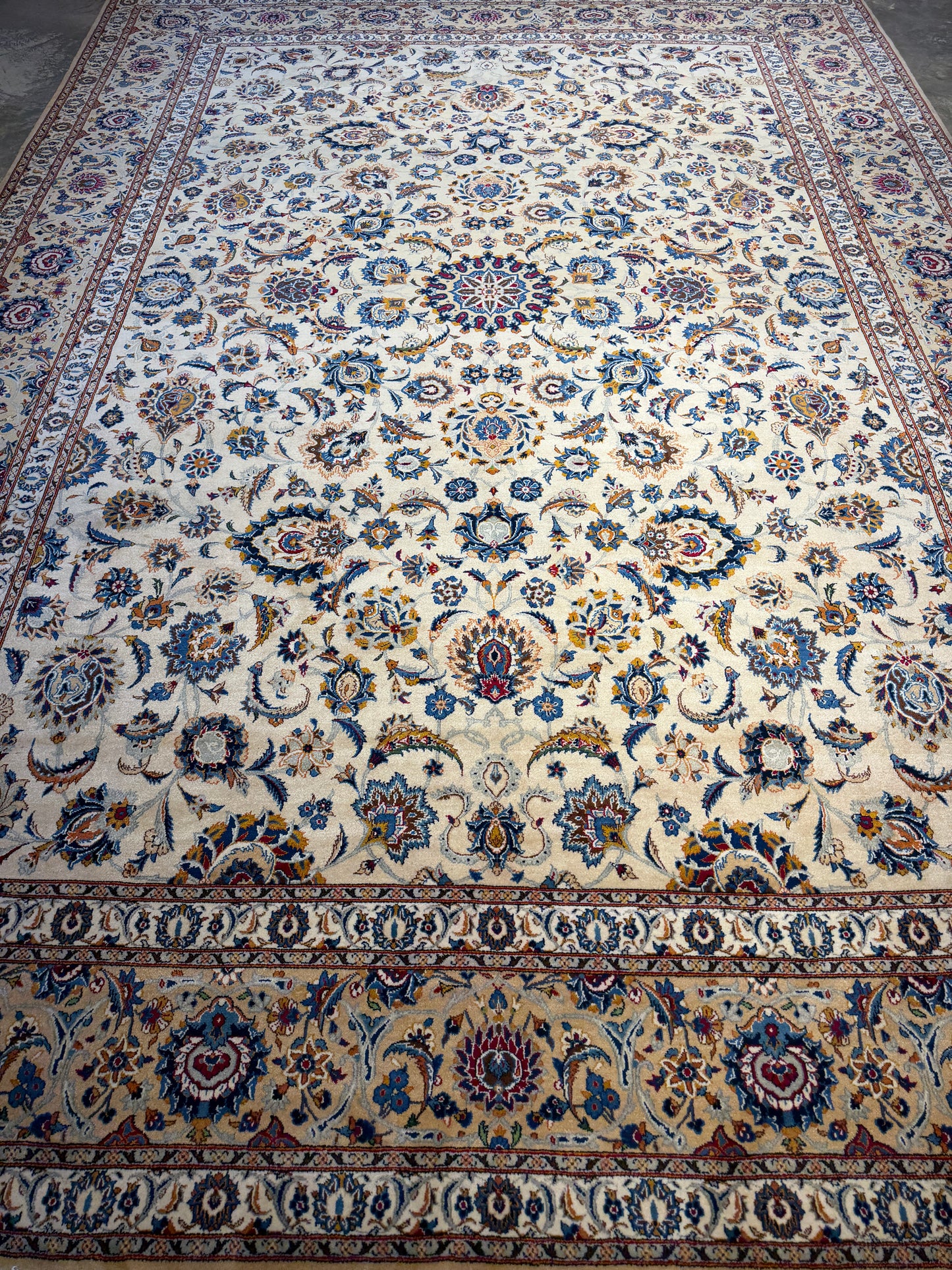 10’6”x14’6” Hand-Knotted Persian Kashan Area Rug