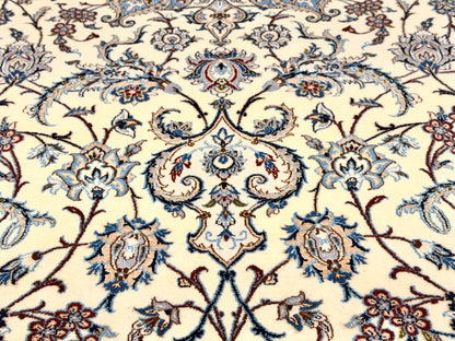 Hand-Knotted 4 La Persian Nain Rug - 6'9"x10'7"
