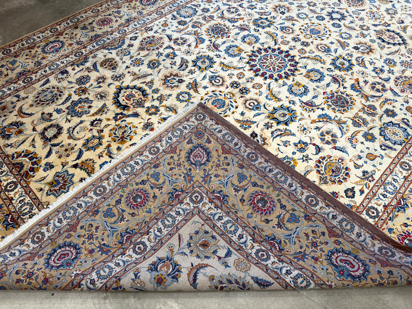 10’6”x14’6” Hand-Knotted Persian Kashan Area Rug