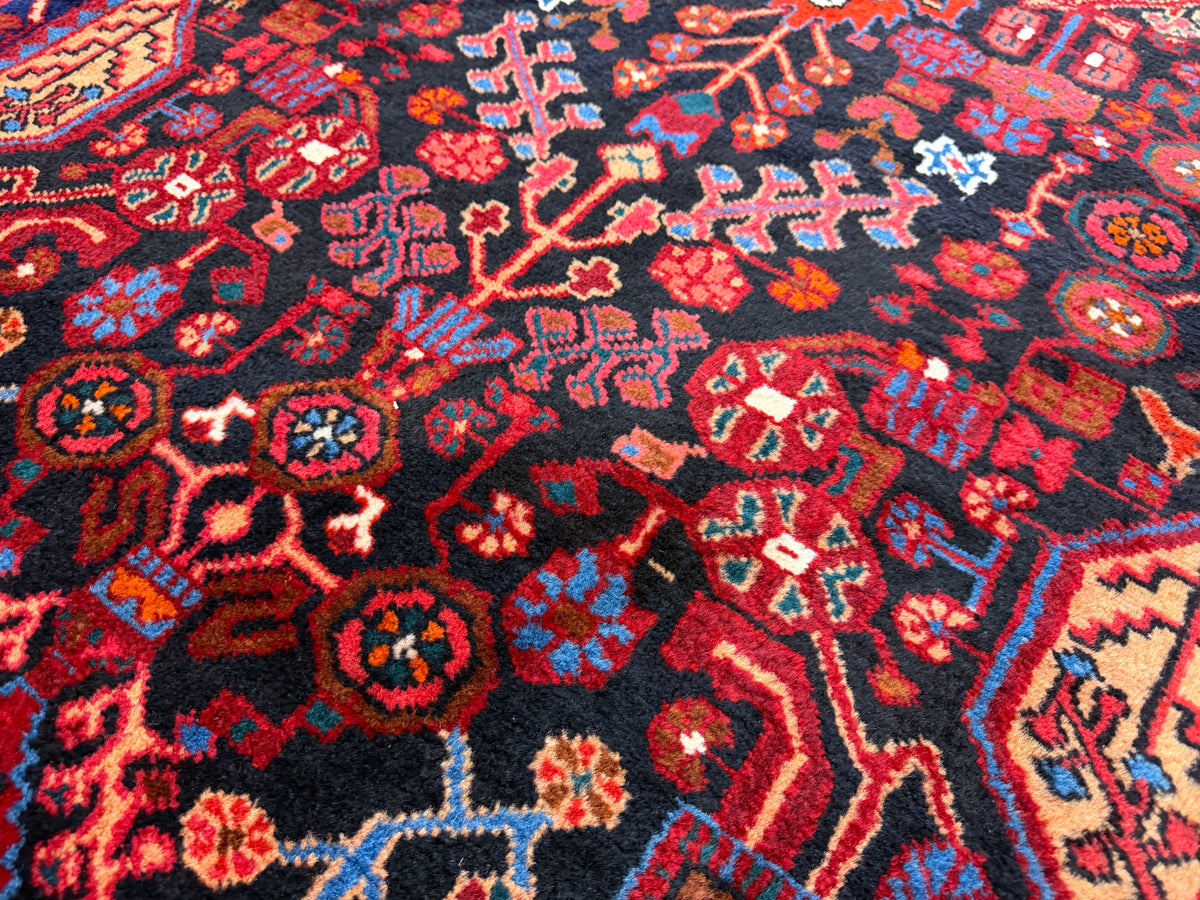 Hand-Knotted Persian Nahavand Rug - 4'10"x9'8"