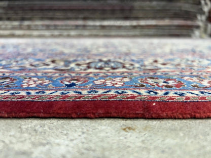 4’11”x7’6” Hand-Knotted Fine Antique Wool Nain Area Rug - All-over Carpet