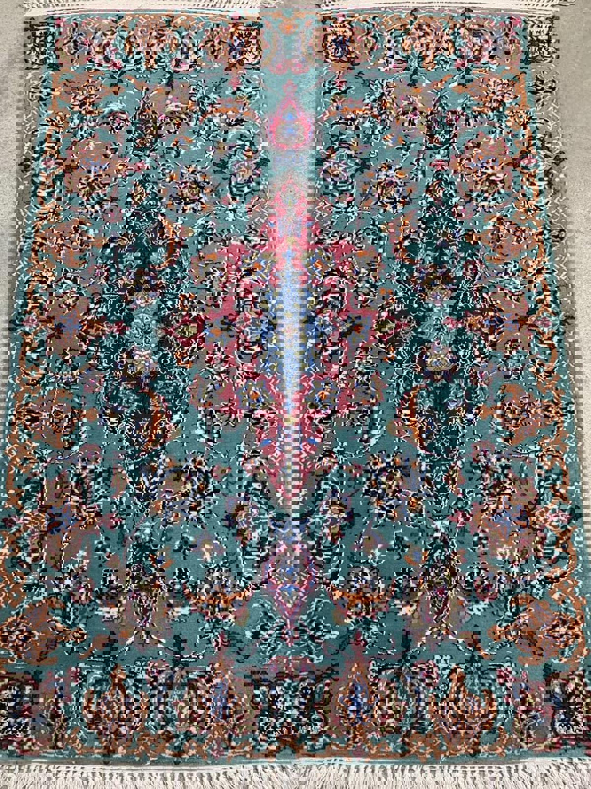 2'3"x3'2" Handmade Silk & Wool Persian Isfahan Rug