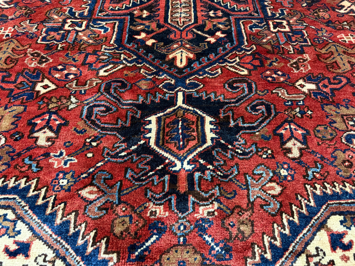 Hand-Knotted Persian Heriz Mehrava Rug - 9’8”x12’8”