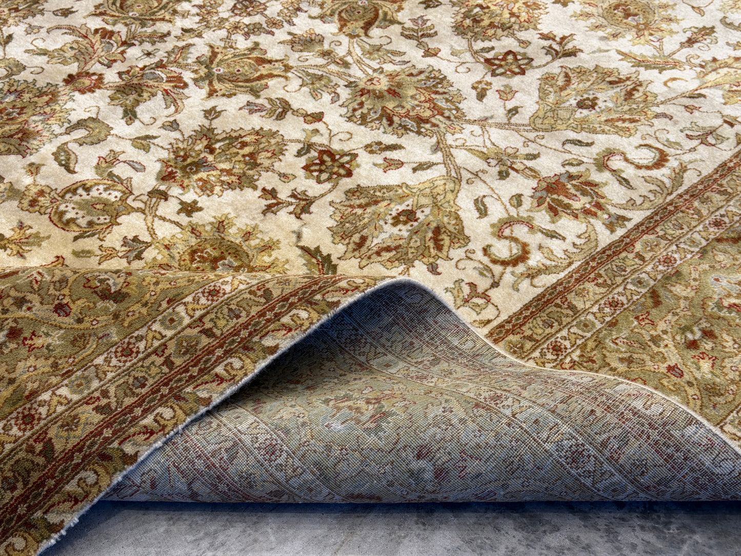 7’8”x9’11” Hand-Knotted Wool Agra Area Rug