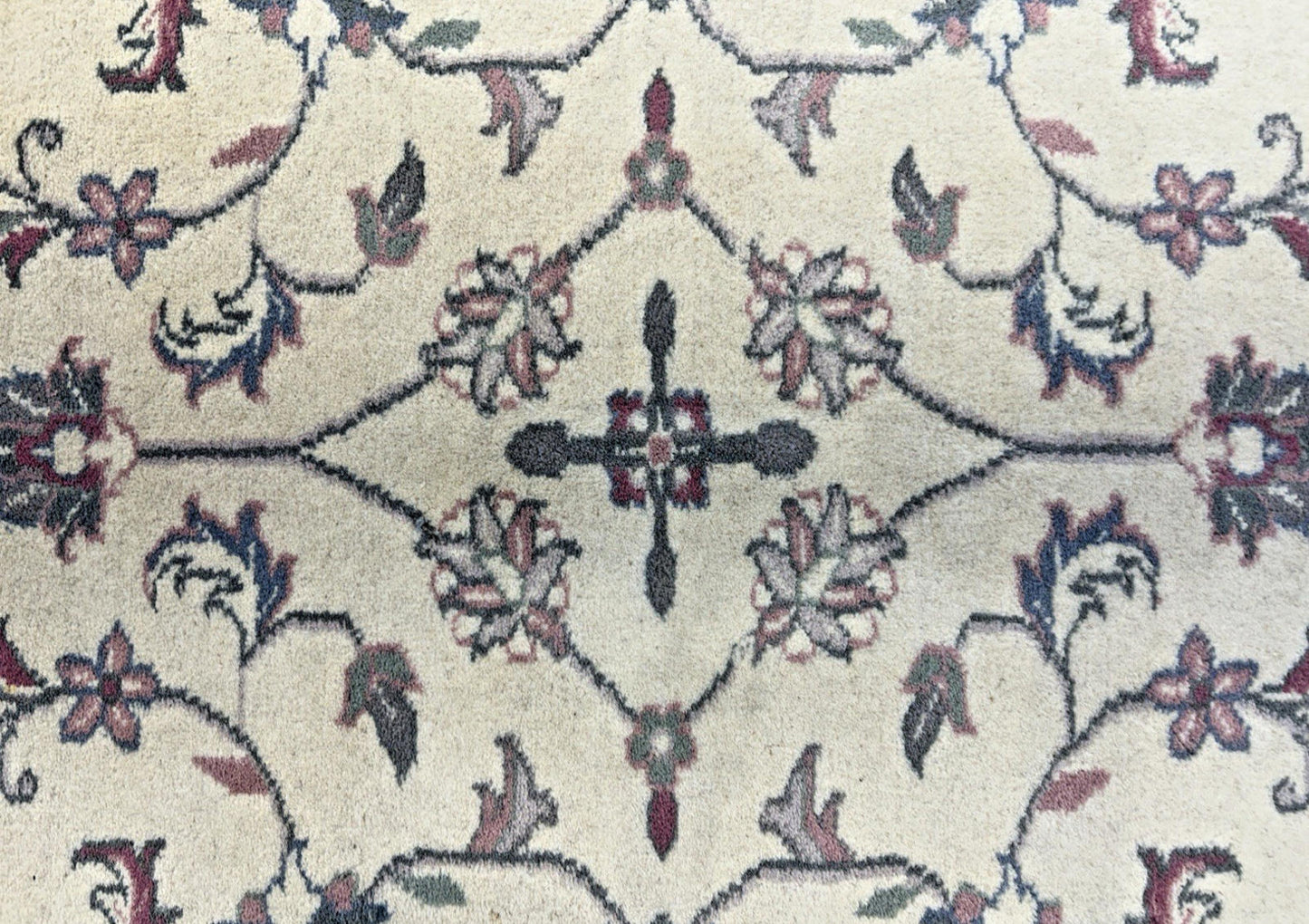 4’1”x6’2” Hand-knotted Wool All-Over Rug - Traditional Oriental Carpet