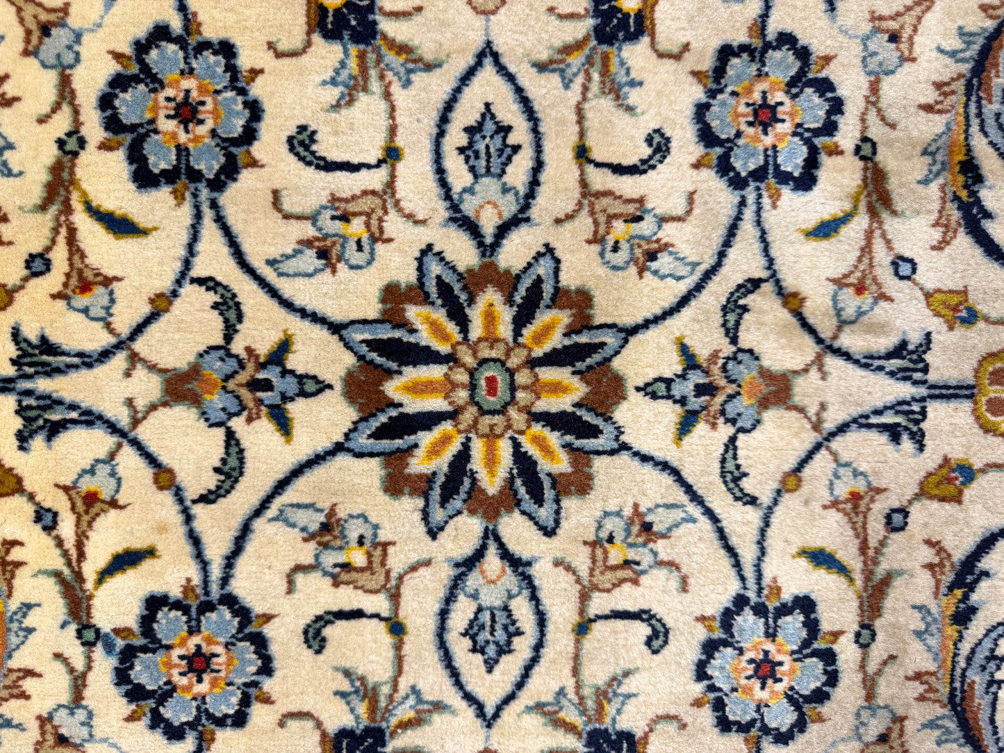 Hand-Knotted Persian Kashan Rug - 4’5”x7’5”
