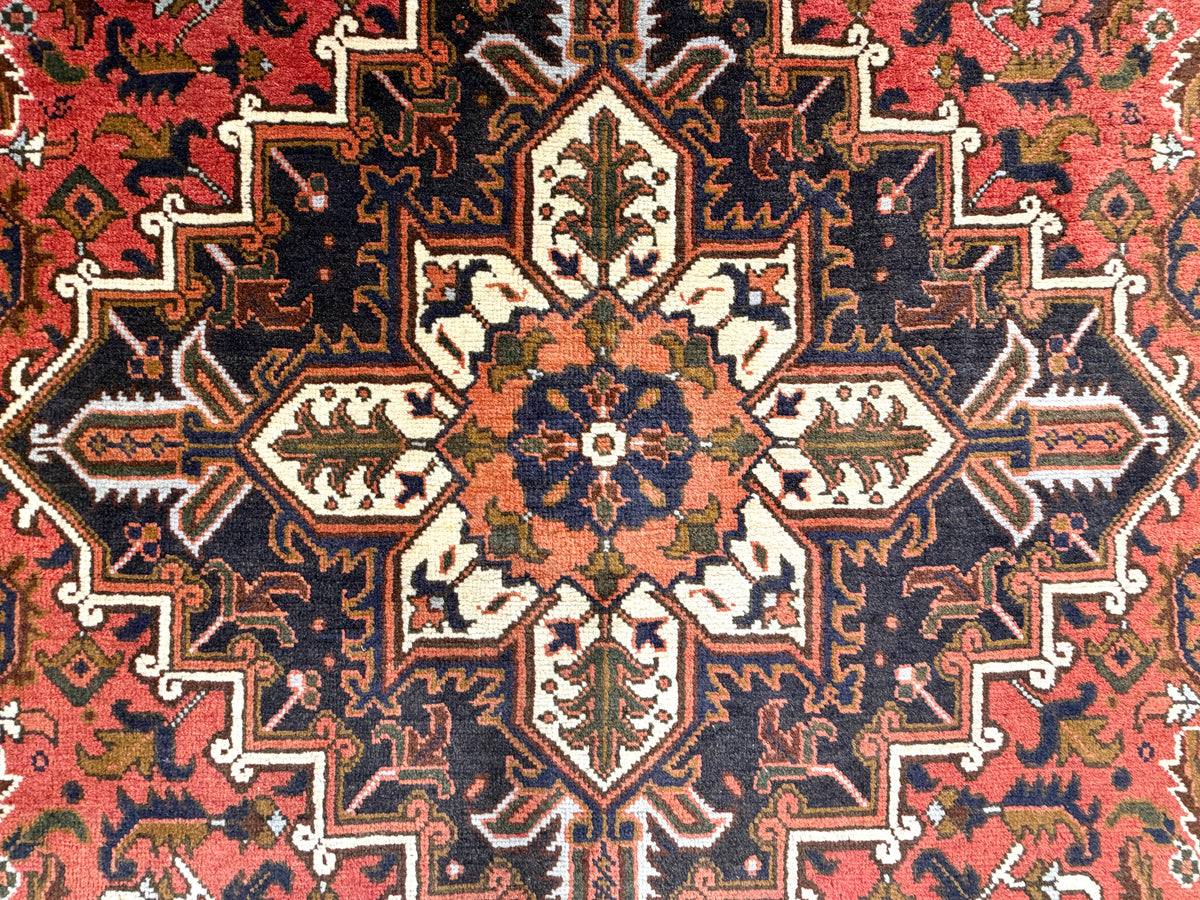 Hand-Knotted Persian Heriz Rug - 6'10"x9'7"