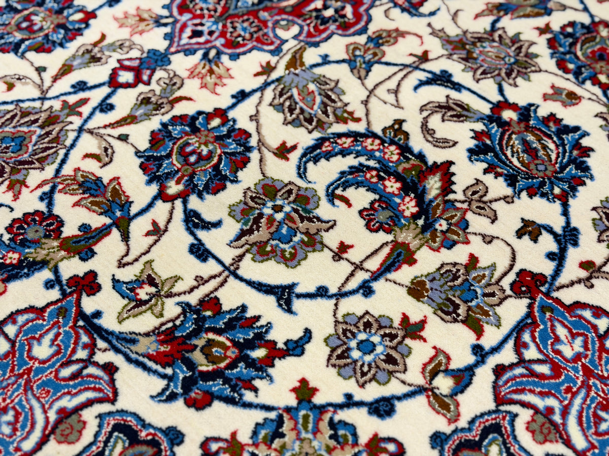 Hand-Knotted Persian Isfahan Rug - 6'9"x10'1"