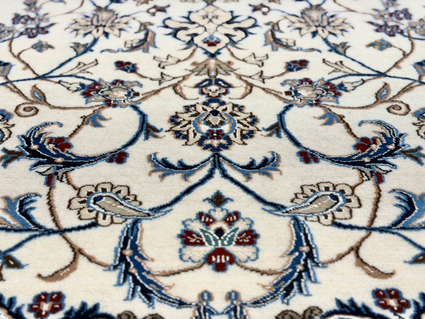 Hand-Knotted 6 La Persian Nain Rug - 5’5”x9’1”