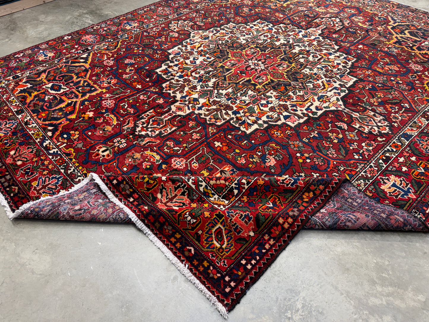 9’10”x12’4” Hand-Knotted Persian Bakhtiari Area Rug