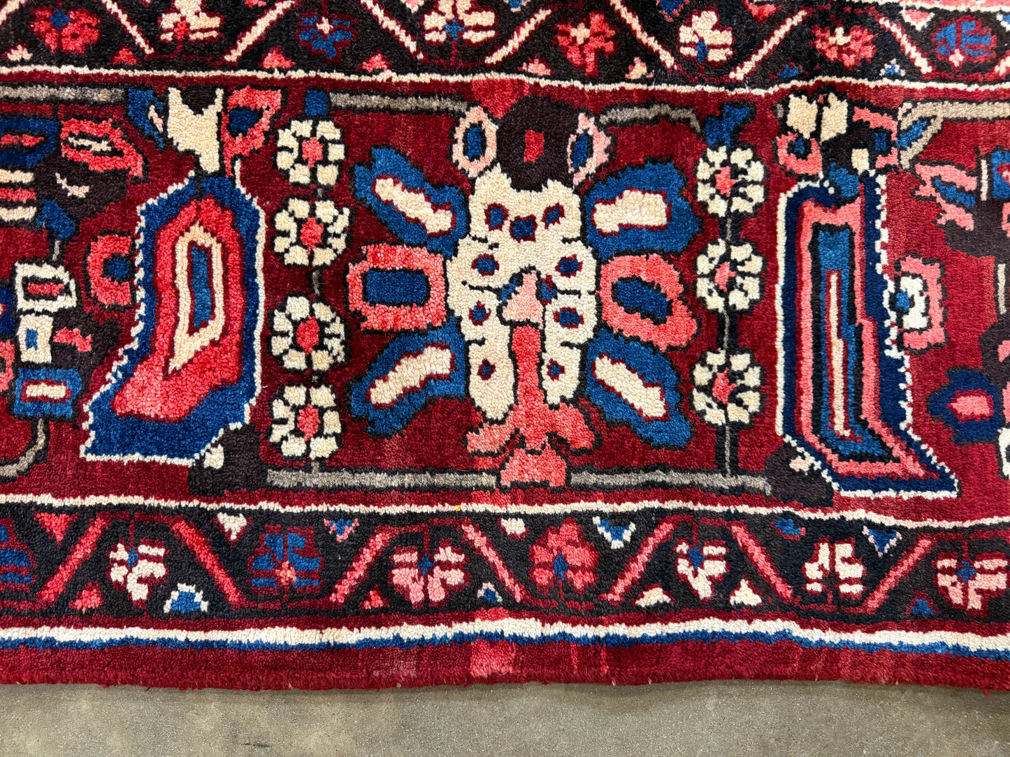 Hand-Knotted Persian Bakhtiari Rug - 9’11”x12’1”