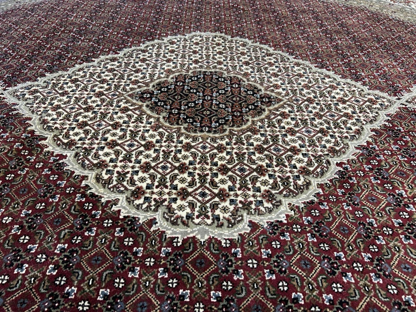 10’ Diameter Hand-knotted Wool Round Area Rug - Handmade Carpet 10x10 Burgandy