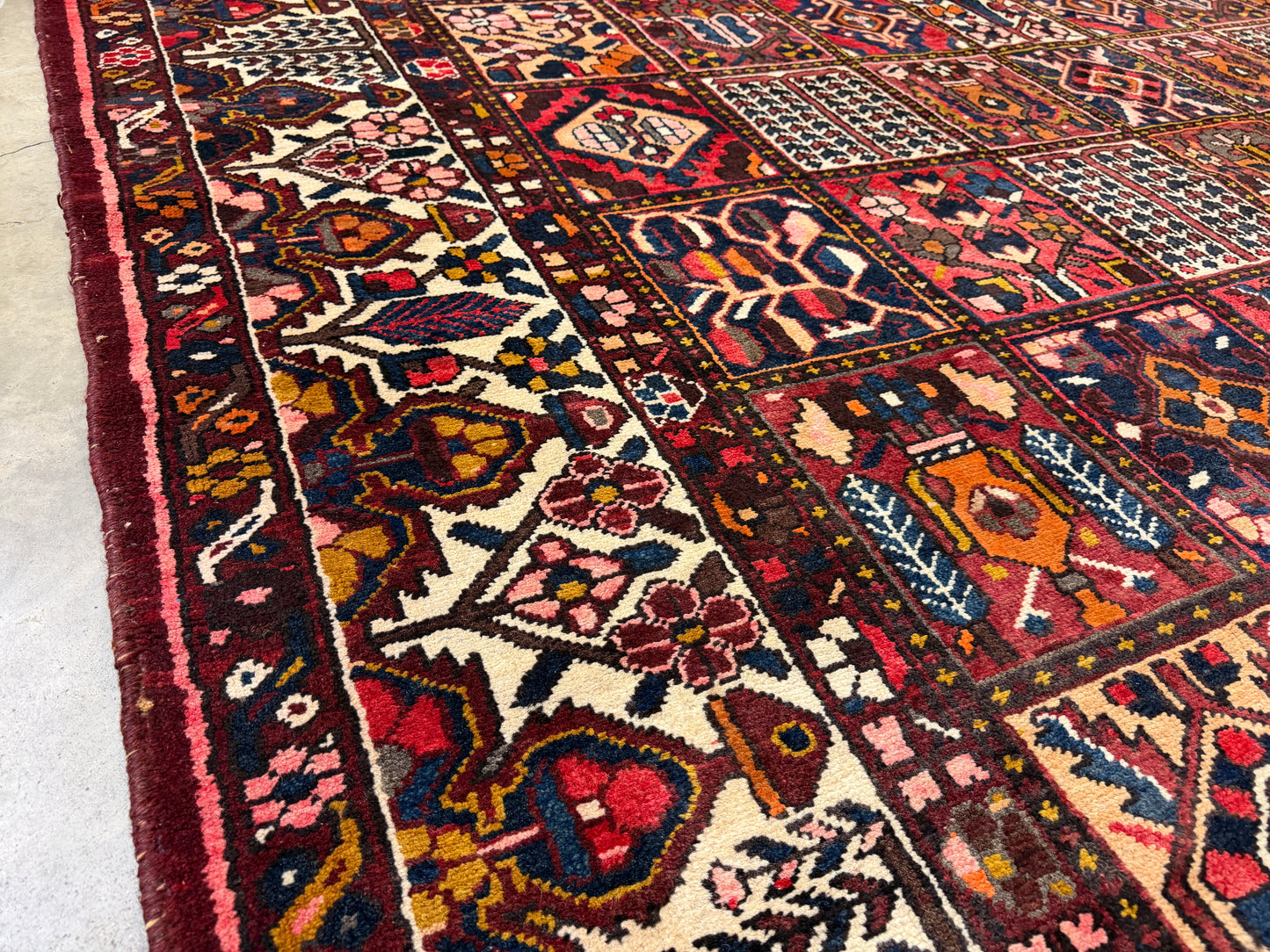 Hand-Knotted Persian Bakhtiari Rug - 9’8”x12’4”