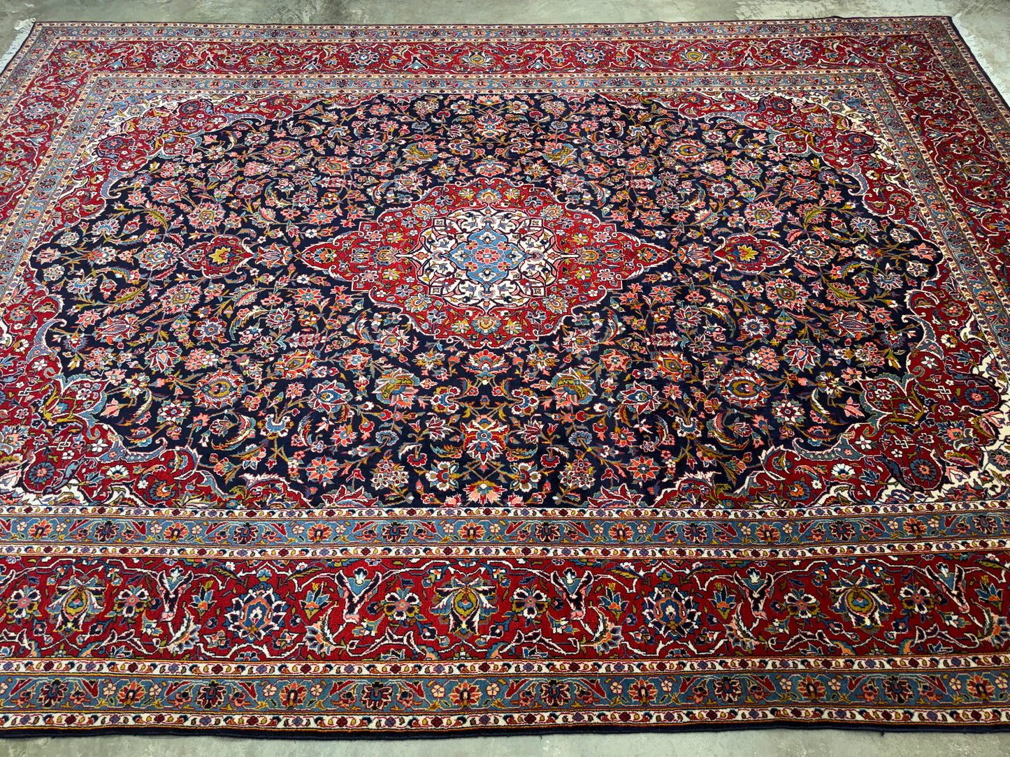 Hand-Knotted Persian Kashan Rug - 9’11”x14’3”